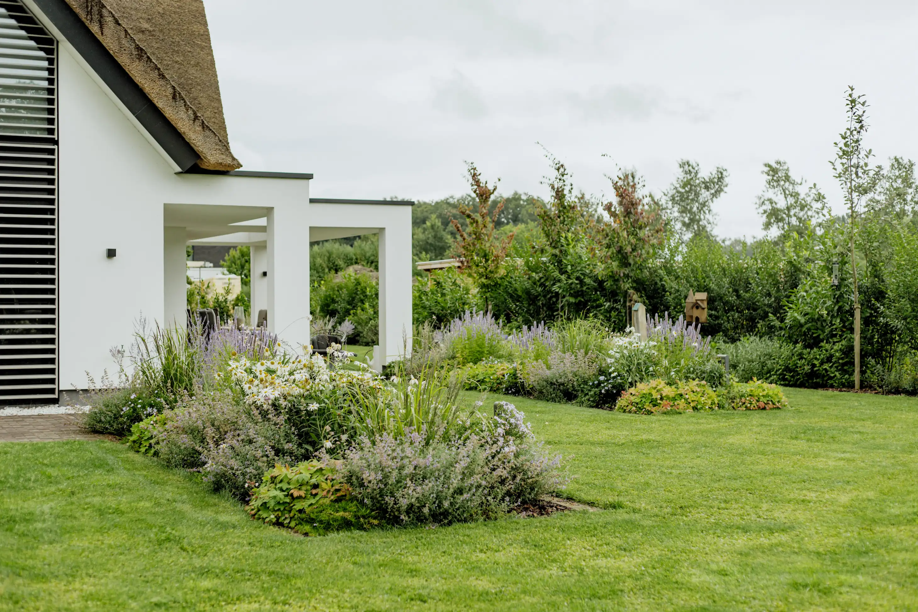 Strakke tuin met weinig onderhoud.