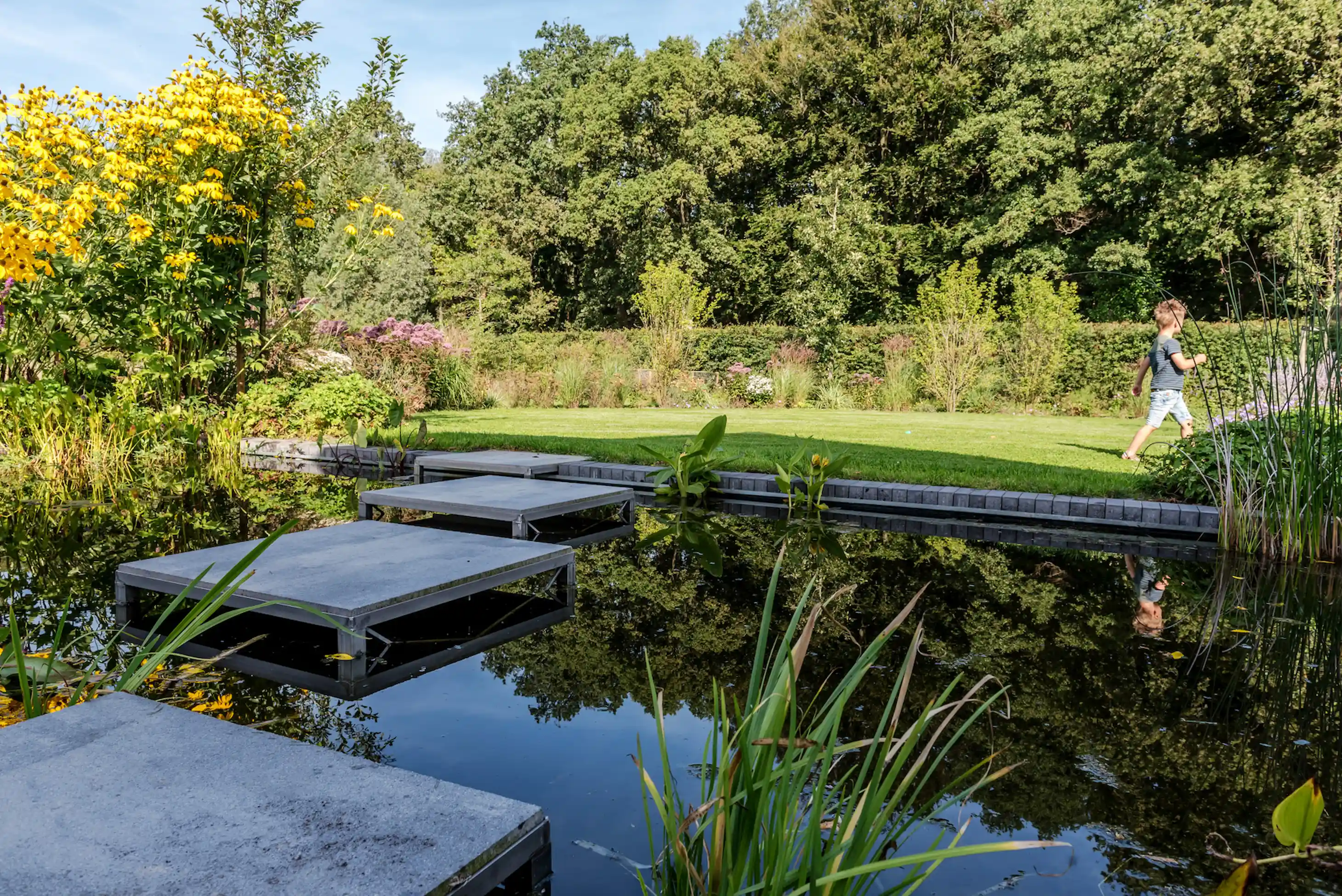 Kleurrijke bloementuin Diepenveen